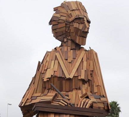 Presentan nuevo monumento a Gabriela Mistral en plena Ruta 5 en La Serena