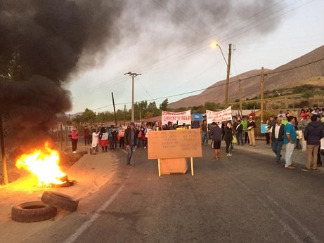 Más de cien regantes de Monte Patria protestan por robo de agua de un particular