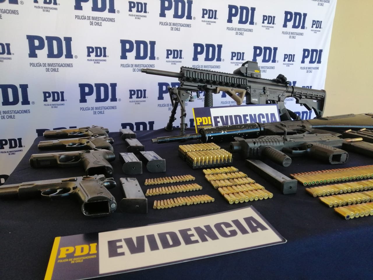 Masiva incautación de armas efectuó la PDI en el sector de Quebrada de Talca