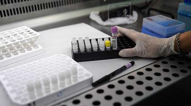 2.342 exámenes pendientes de PCR informa CONFUSAM en 10 comunas de las región.