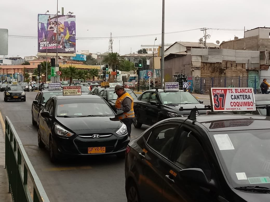 Gobierno anuncia que desde este martes transportistas podrán postular al bono de $350.000