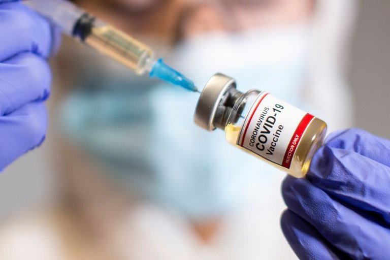 Autoridad sanitaria llama a respetar el calendario de vacunación descartando agregar a Bomberos como grupo prioritario