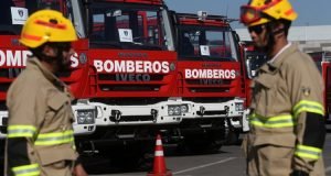 Michelle Bachelet asiste a la ceremonia de entrega de 73 nuevos carros bombas