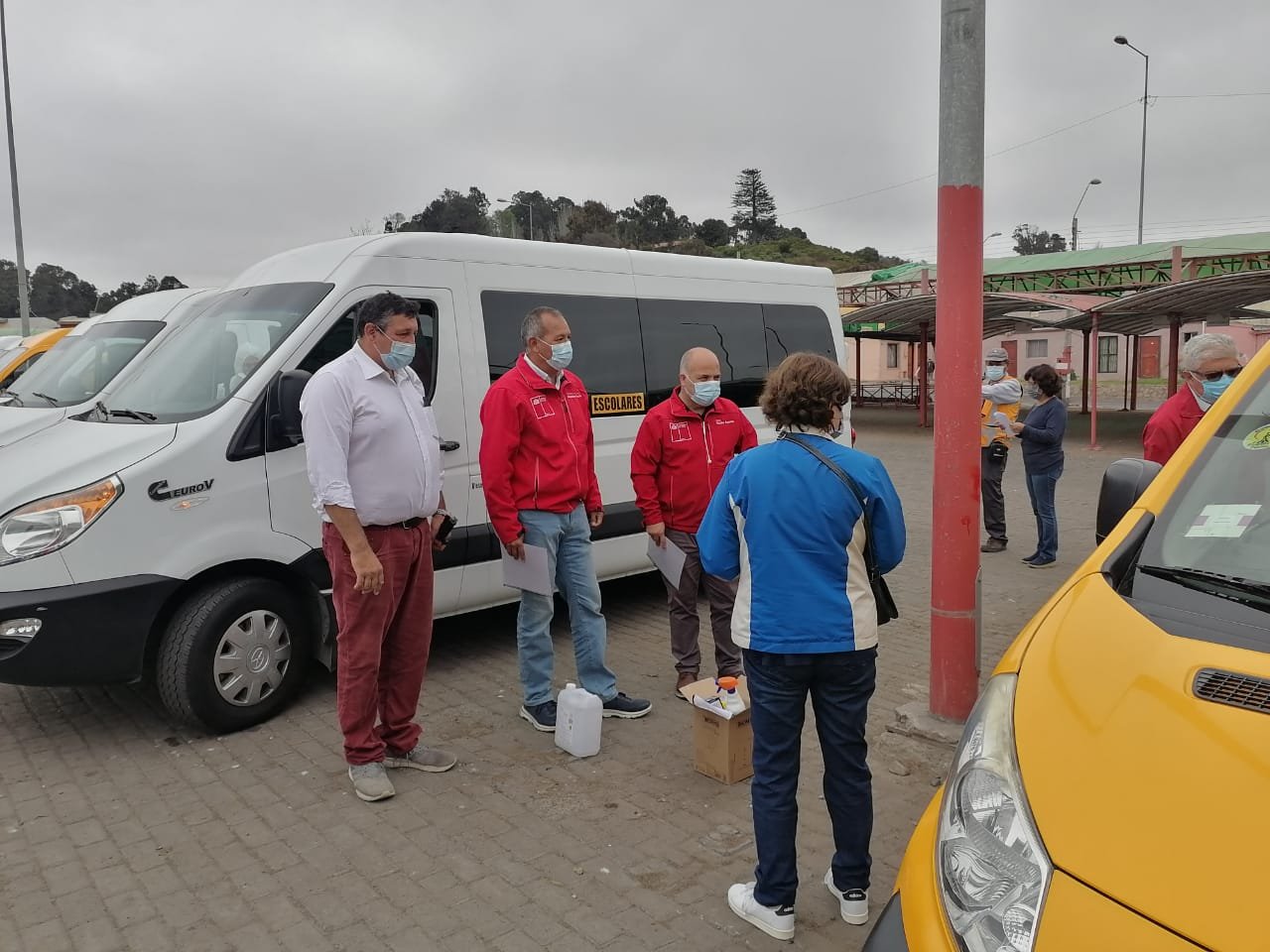 Se inicia el proceso de sanitización a los furgones de transporte escolar