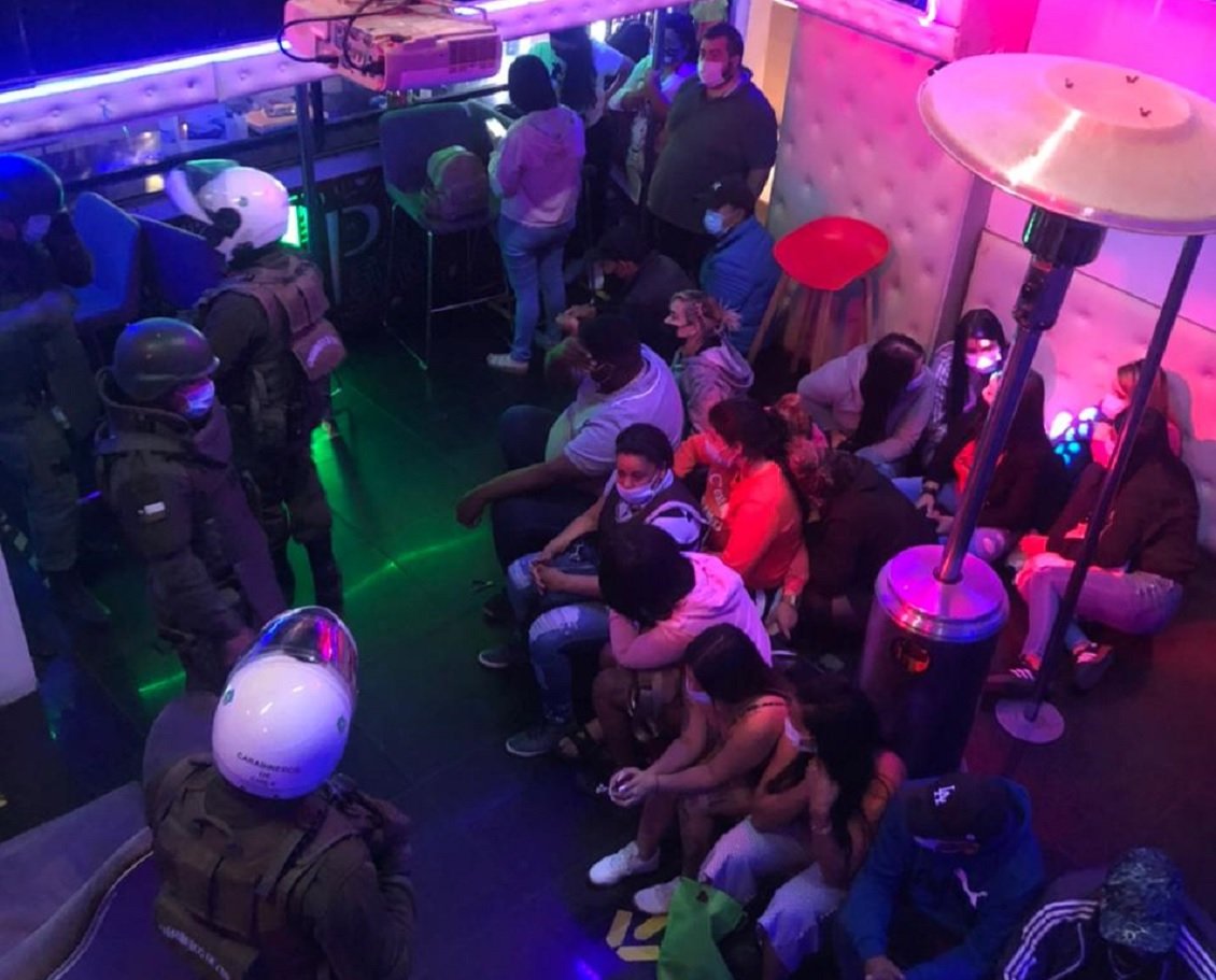 28 detenidos dejó fiesta clandestina en night club de Coquimbo