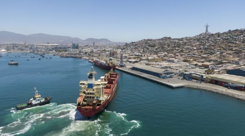 Analizan estado de avance del puerto de Coquimbo en miras al desarrollo de exportaciones del Corredor Bioceánico Central