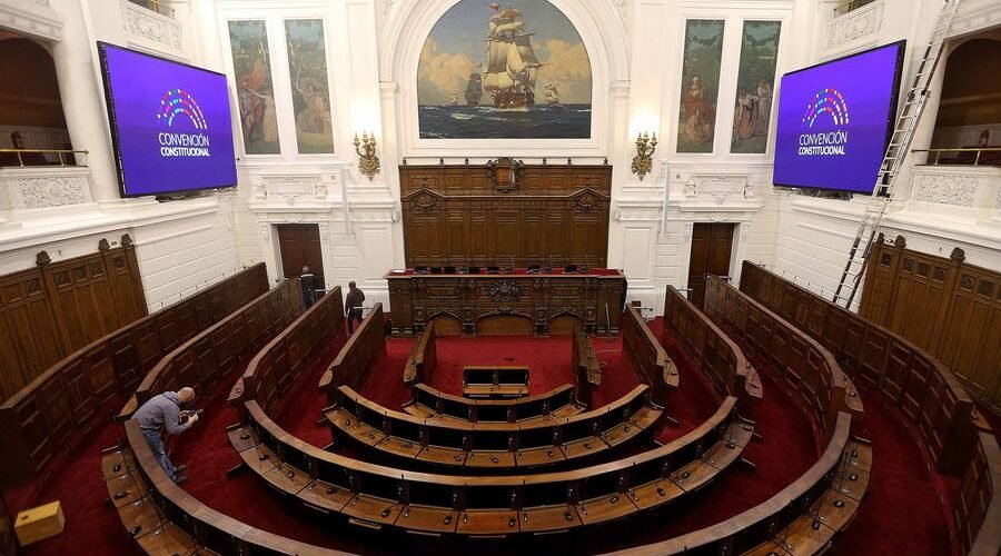 Convencionales aprueban reglamento que fija asignaciones en $4 millones