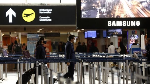 Gobierno reduce a 7 días la cuarentena de viajeros que ingresan al país