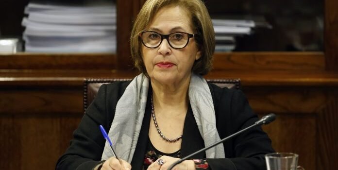 Senadora Muñoz señaló que en el nuevo Código de Aguas las personas tendrán más derechos que un palto