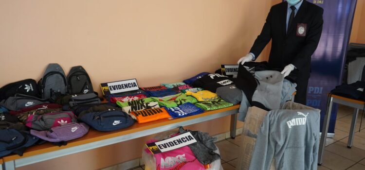Cuatro detenidos por venta de ropa falsificada en pleno centro de La Serena