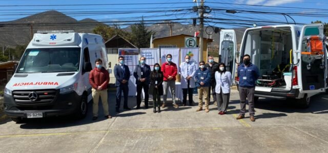 Minera Los Pelambres entrega al Servicio de Salud Coquimbo dos ambulancias para los hospitales de Illapel y Salamanca