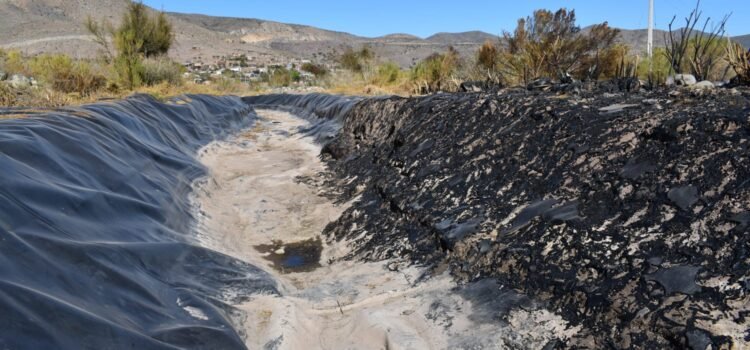 Salamanca: Denuncian robo y quema de geomembrana en canal Silvano