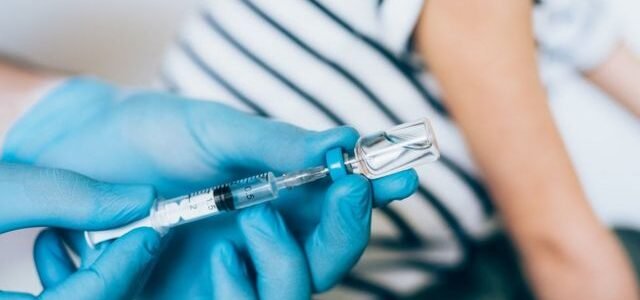 ISP aprobó vacuna Sinovac en niños mayores de 6 años
