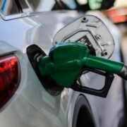 Enap anunció una nueva alza en el precio de las bencinas a partir de este jueves