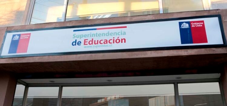 Funcionarios de la Superintendencia de Educación anuncian paro nacional el siete de marzo