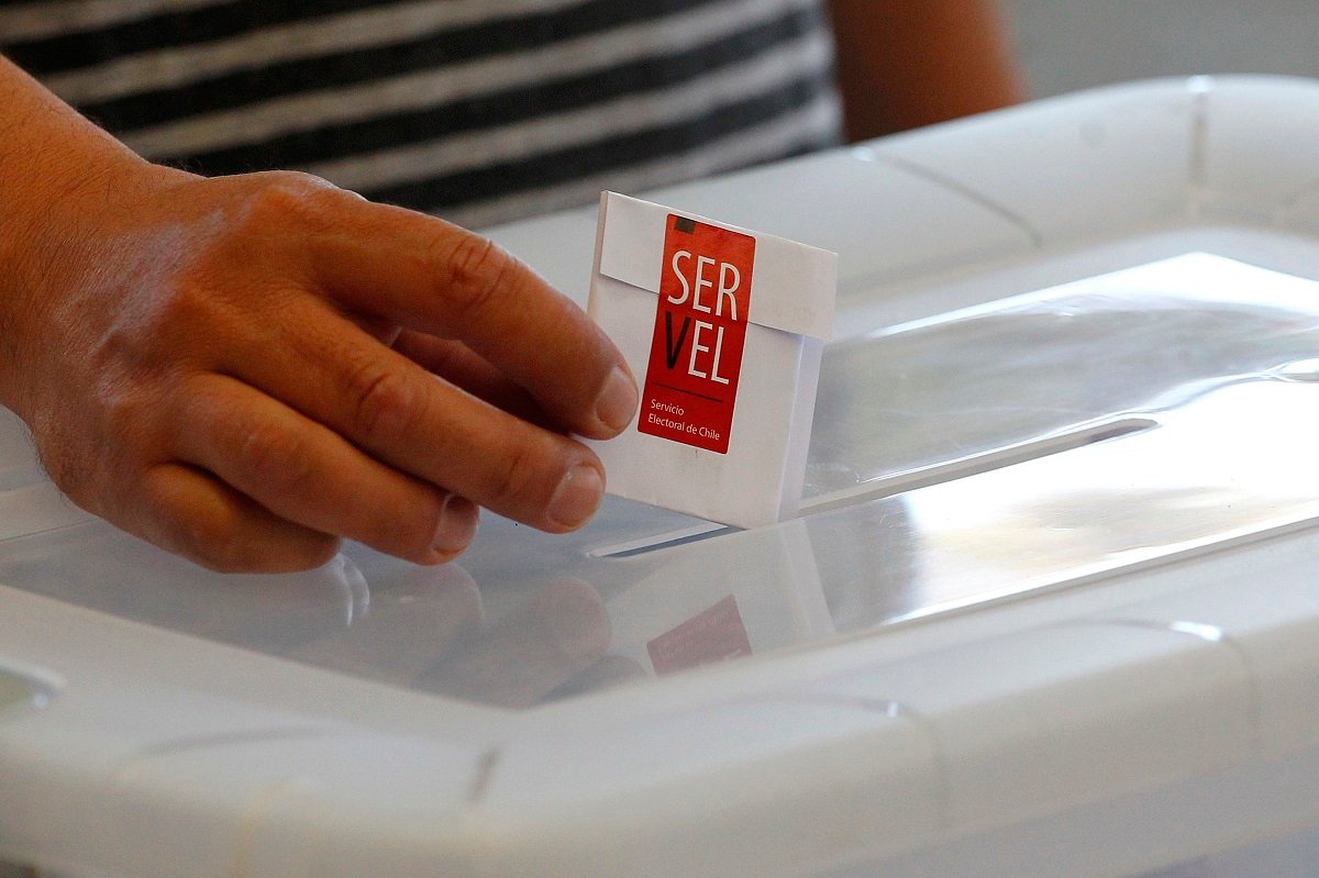 Votaciones para segunda vuelta presidencial en Valparaiso.