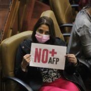 Diputados denuncian a AFP Cuprum por campaña en contra del proceso constituyente