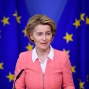 Comisión Europea propone a Ucrania como candidata a la UE pero exige “importantes reformas”
