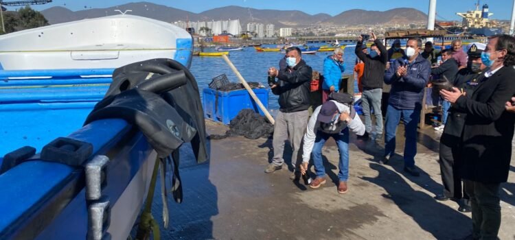 Pescadores de Guayacán cuentan con nueva embarcación y equipamiento de pesca con apoyo de CMP