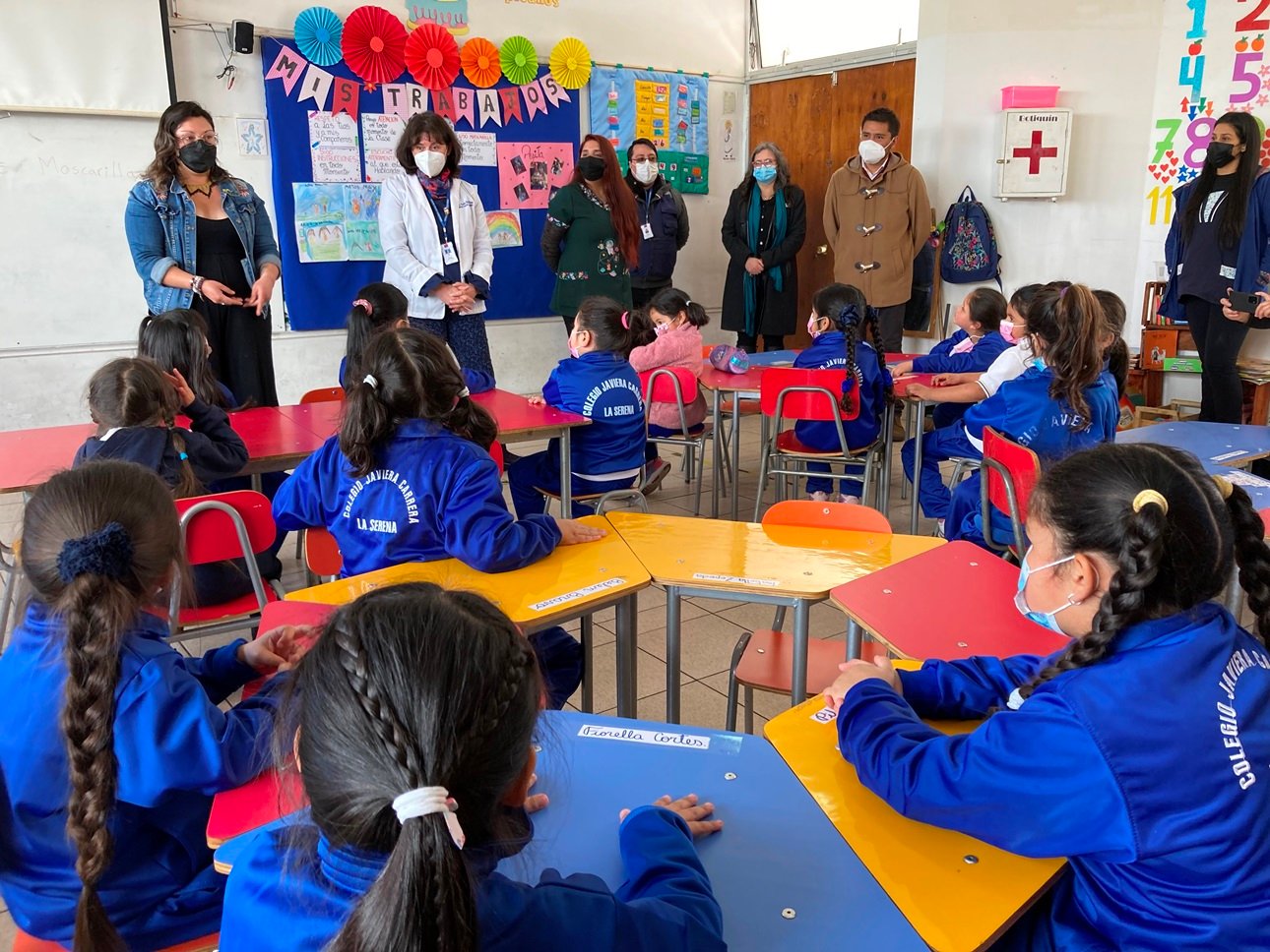 1. Seremis de Educación y Salud en Colegio Javiera Carrera a Kínder