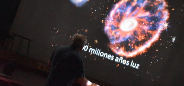 Un viaje al Big Bang: astrónomo Mario Hamuy lanzó su nuevo libro en Vicuña, frente a más de 150 asistentes