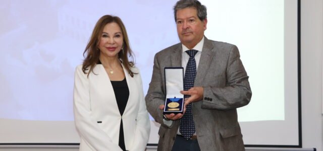 Dra. Luperfina Rojas asume Rectoría ULS y se convierte en la primera mujer en el cargo