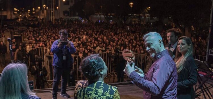 Pedro Aznar cerró la segunda noche del Festival ILUMINA de la sustentabilidad, música y arte
