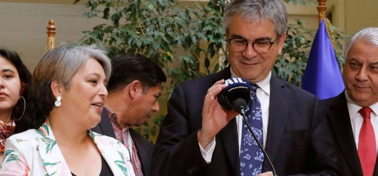 Con aumento del 12% para todos los trabajadores del sector público Cámara despachó a ley reajuste 2023