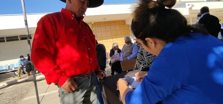 Sigue la entrega de ayuda a los crianceros: 59 productores de Río Hurtado, Ovalle y Punitaqui más de un millón de pesos cada uno