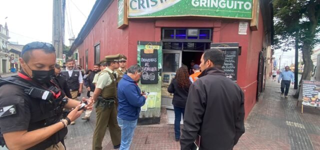 Por riesgo a la salud pública tres restaurantes del centro de La Serena fueron clausurados