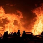 Bomberos de la región de Coquimbo se movilizan para combatir incendios forestales en el sur del país