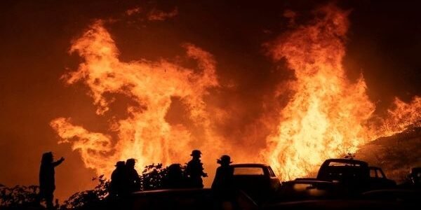 Bomberos de la región de Coquimbo se movilizan para combatir incendios forestales en el sur del país