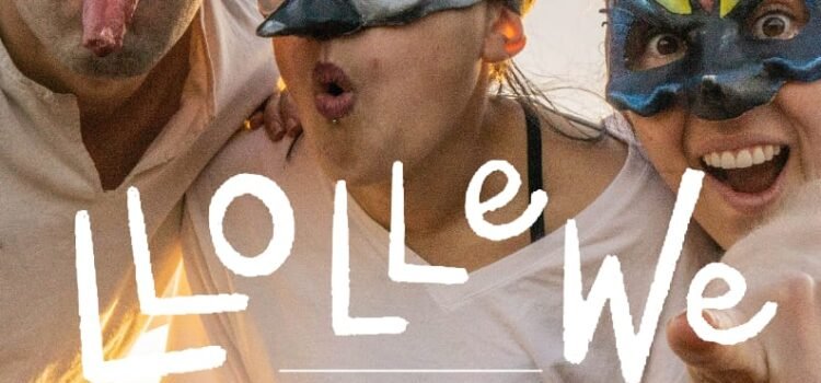 Un pilpilén, una playera blanca y una siete colores, se presentan en la obra “Llollewe” en el Cala