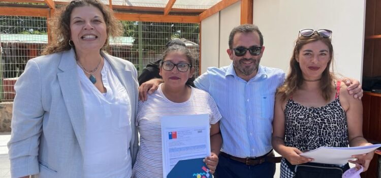 Entregan subsidios de vivienda a 38 familias que viven en campamentos de La Serena