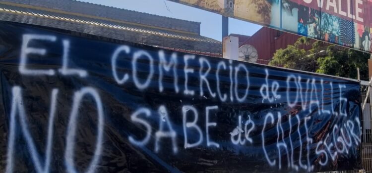 Con banderas negras Feria Modelo de Ovalle se suma protesta contra el comercio ambulante ilegal y delincuencia