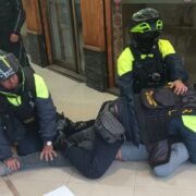 Inspectores municipales detienen a delincuente que escapaba tras robar joyería en Coquimbo