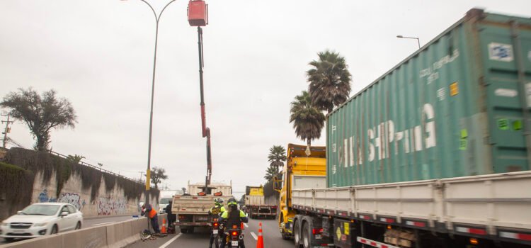 Municipio de Coquimbo interviene y asume la reparación de luminarias en la Ruta 5