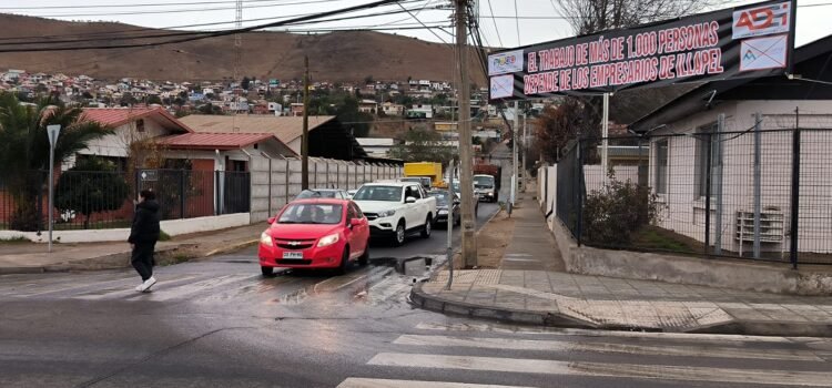 Empresarios instalaron lienzos en Illapel pidiendo más trabajo a Minera Los Pelambres