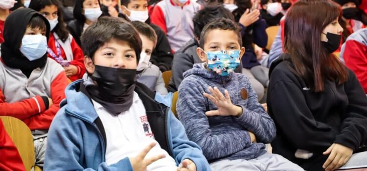 Vuelta a clases: Enfatizan el llamado al uso de mascarilla y a reactivar la educación este segundo semestre