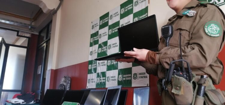 Recuperan 10 computadores robados desde el Colegio San Martín de Porres en Las Compañías
