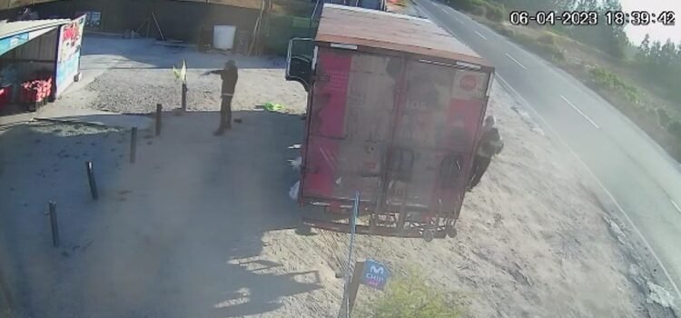 Fueron detenidos tres sujetos involucrados a robo de camión de mercaderías en Vicuña
