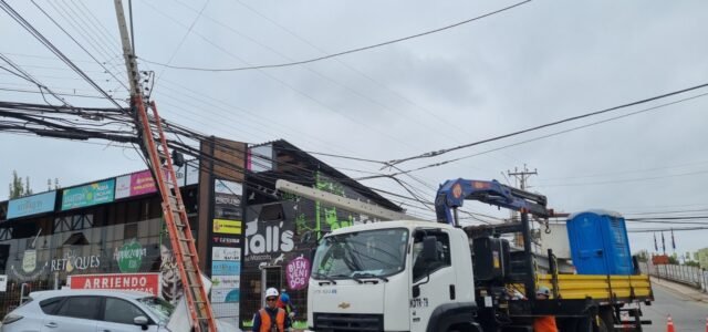 Más de 239 mil familias han quedado sin energía a causa de choques de postes en la Región de Coquimbo