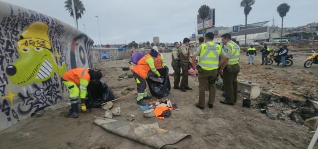 Retiran más de 15 toneladas de basura desde playa Changa en Coquimbo