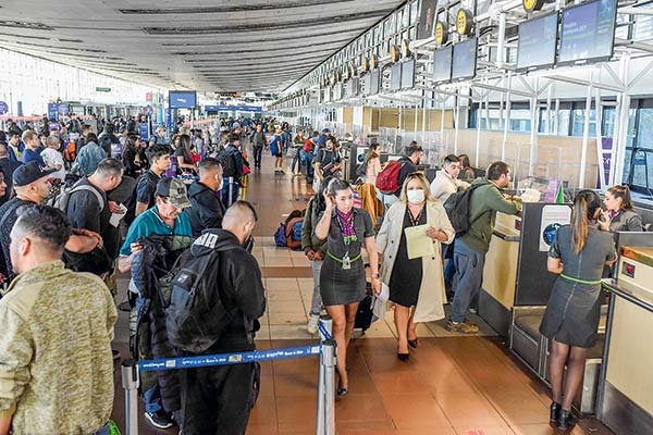 Aeropuertos operan con normalidad tras acuerdo entre DGAC y Gobierno