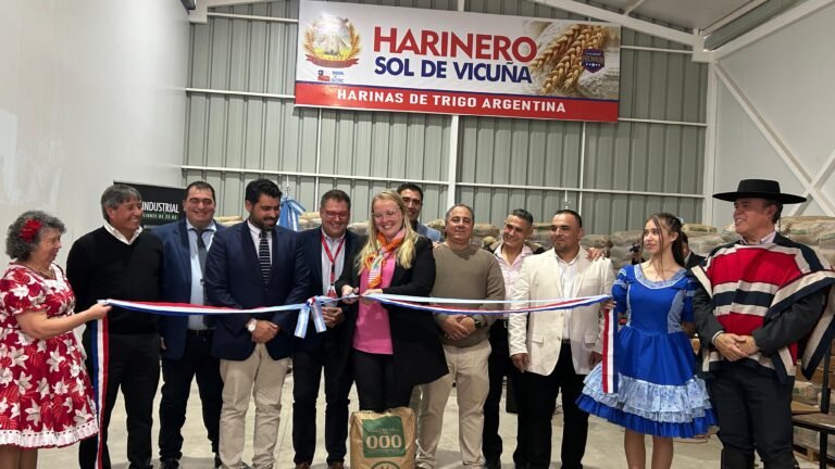 “Inauguran salón comercial binacional con foco en empleo y economía”