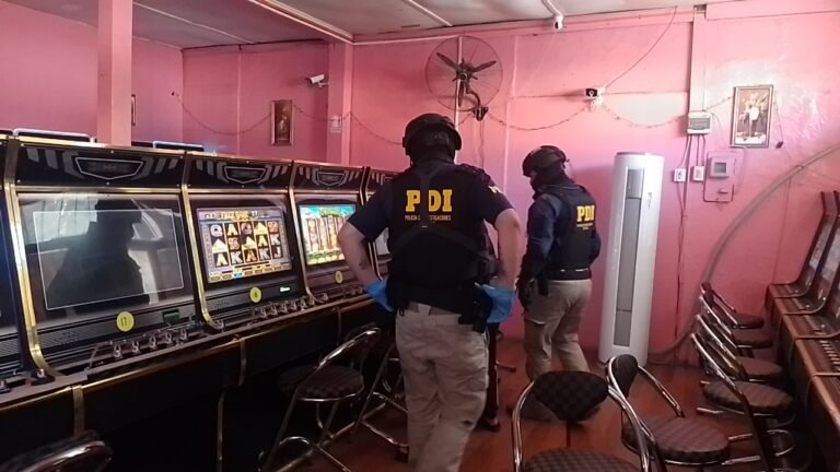 PDI Incauta 200 Máquinas y Más de $30 Millones en Efectivo en Intervención a Casinos Ilegales en Vicuña
