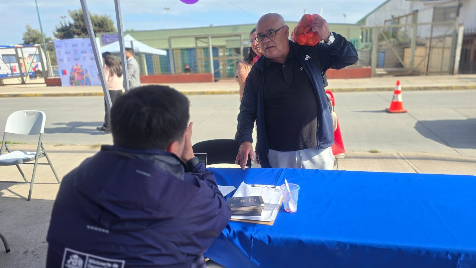 Atenciones gratuitas de servicios públicos de Gobierno llegaron hasta la feria en Las Compañías