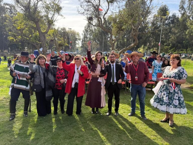 INAUGURAN PAMPILLA DEL PARQUE COLL