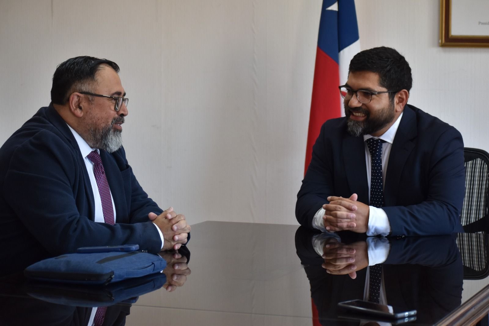 Víctor Pino se reúne con Delegado Presidencial Galo Luna para organizar el proceso de traspaso