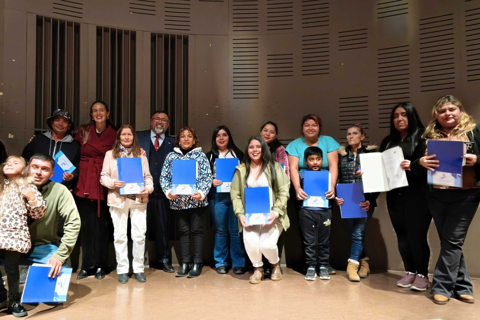 158 familias reciben sus escrituras y concretan el sueño de la casa propia en el sector de Las Compañías